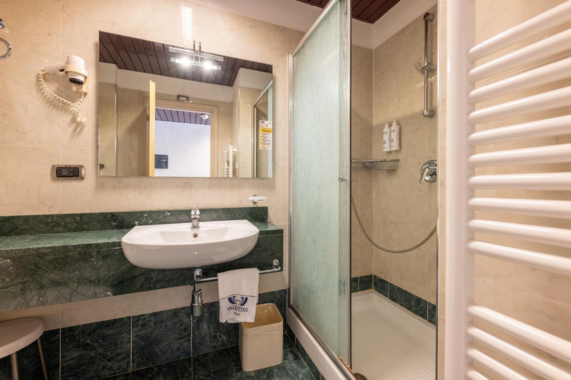 Hotel Valentino Terni Esterno foto